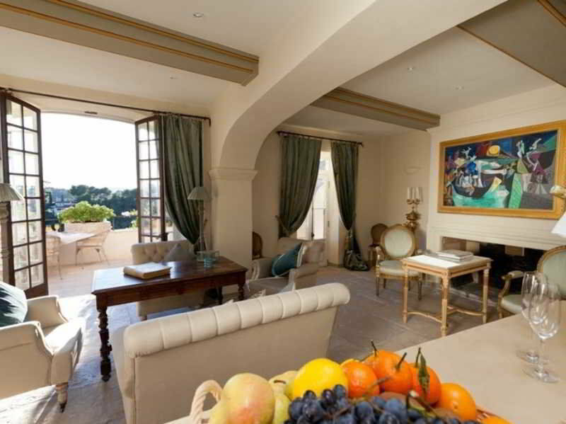 Chateau Le Cagnard Hotel 4*
