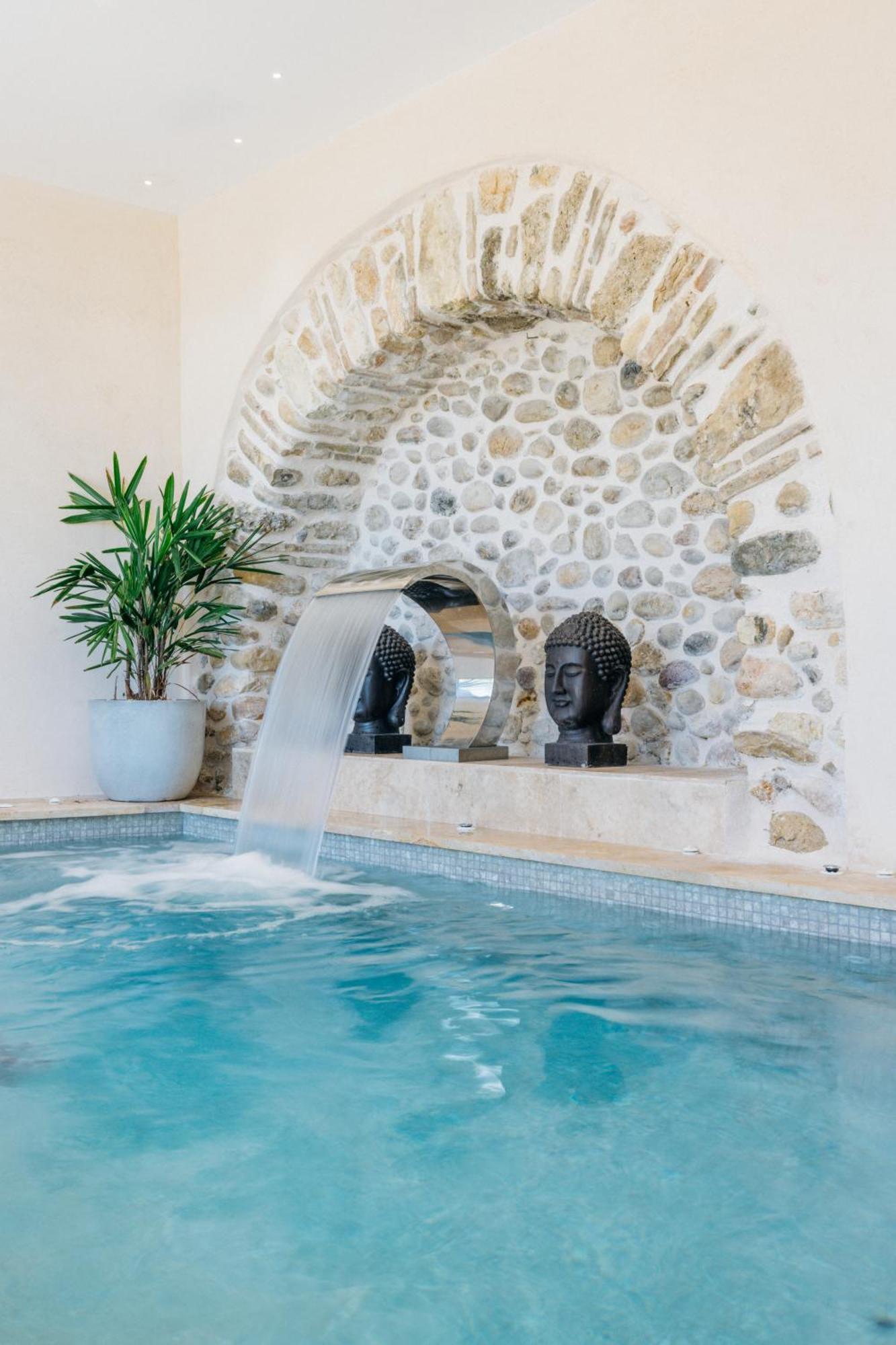 Château Le Cagnard Hotel 4*